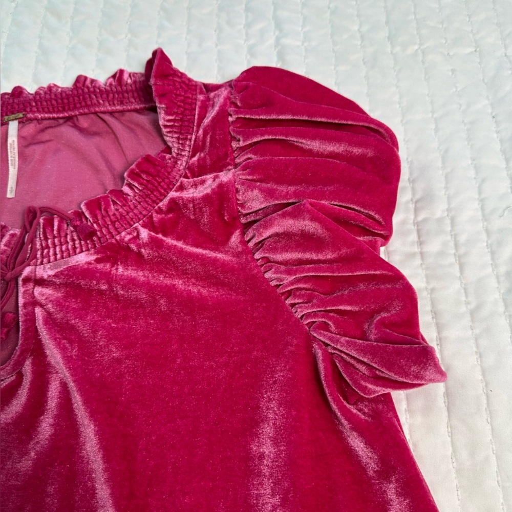 Free People Fuchsia Crop Top Terese Velvet Shorts Puff Sleeve Keyhole Tie Neck - Picture 13 of 16